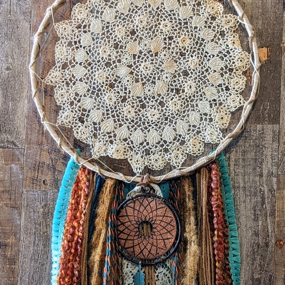 New Handcrafted Boho Shabby Chic Dreamcatcher With Rustic Metal Dreamcatcher - Picture 7 of 8